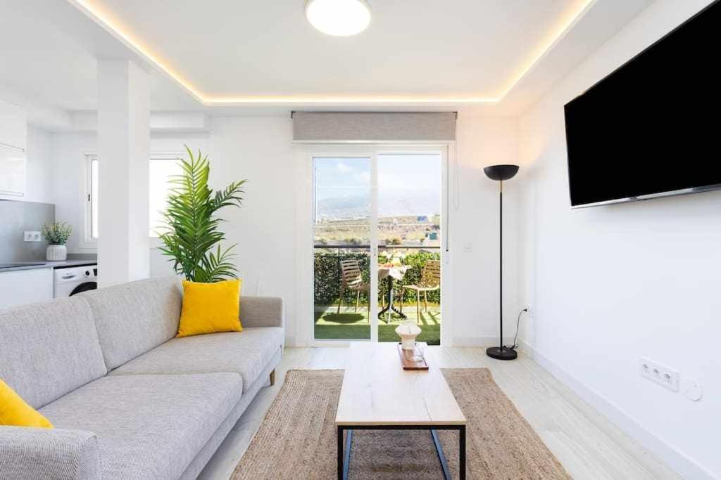 Sunnyland Apartment Arona Cho Exteriér fotografie
