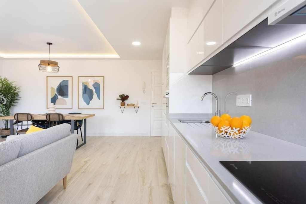 Sunnyland Apartment Arona Cho Exteriér fotografie