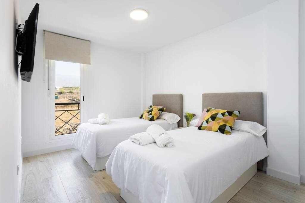 Sunnyland Apartment Arona Cho Exteriér fotografie