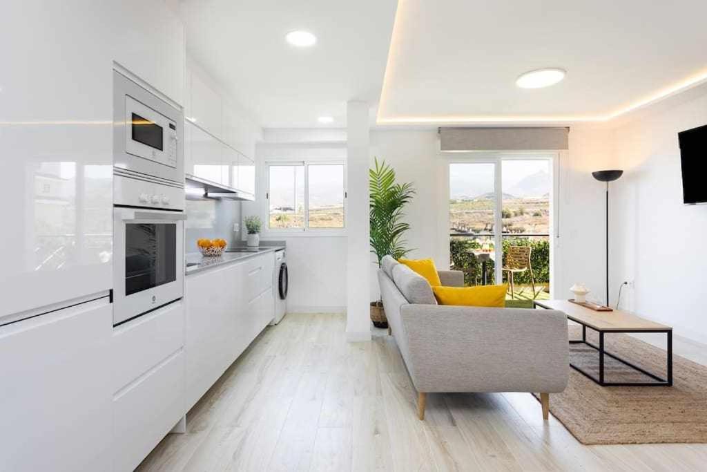 Sunnyland Apartment Arona Cho Exteriér fotografie